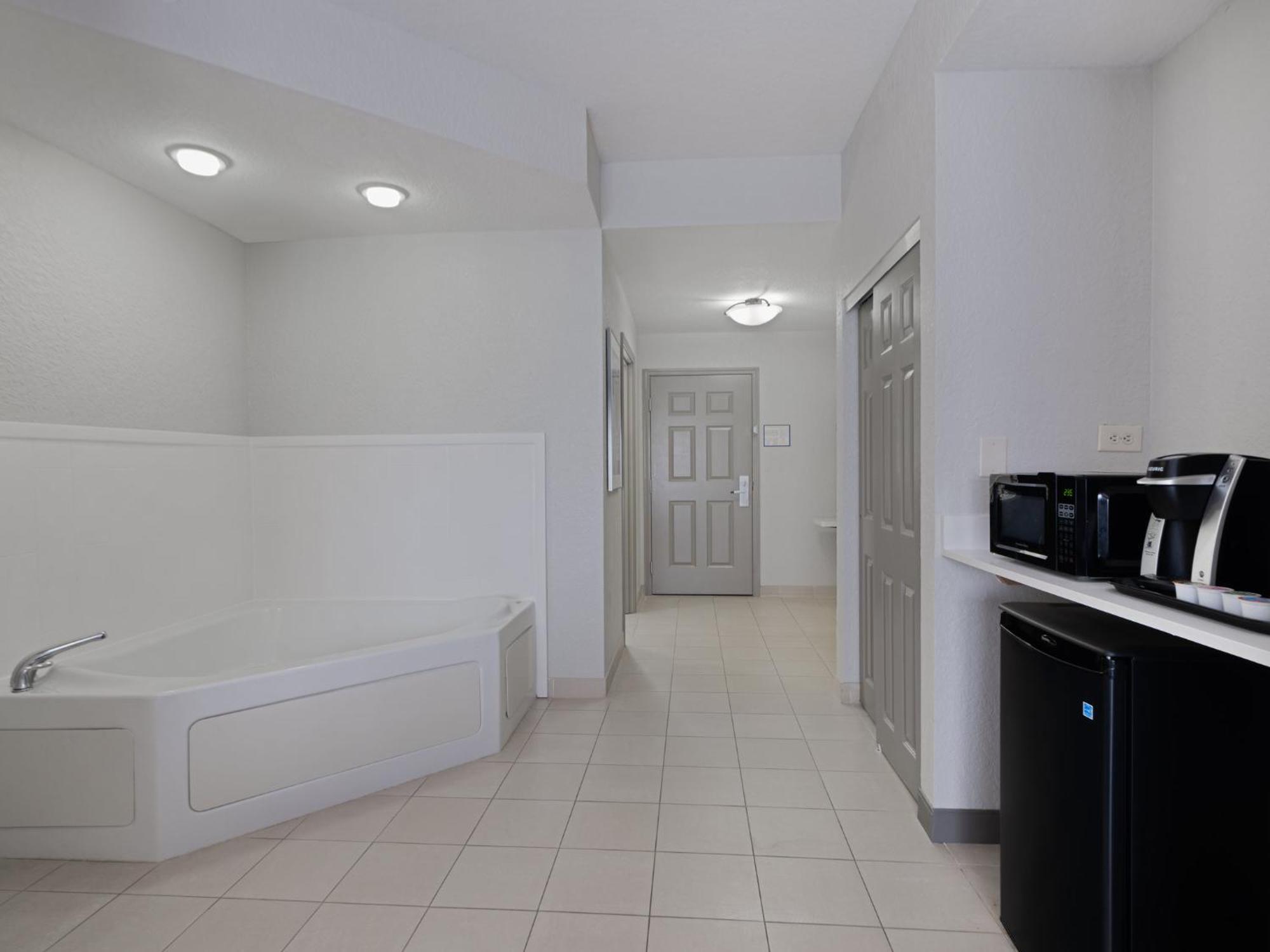 Holiday Inn Express & Suites Lakeland North I-4 By Ihg Eksteriør billede